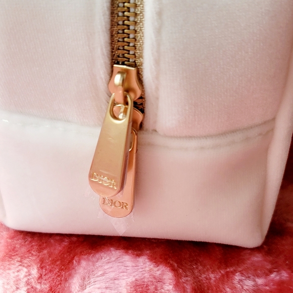 Dior White and Gold Cosmetic Bag - Picture 4 of 7